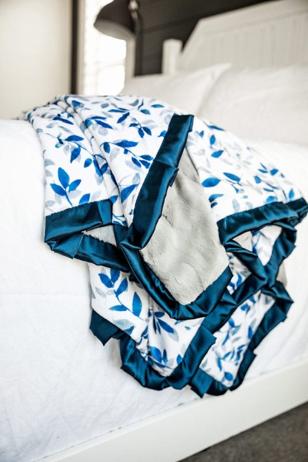 Blue Leaves Blanket Online