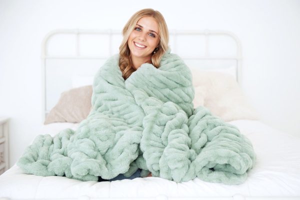 Hugs Mist Blanket Fashion