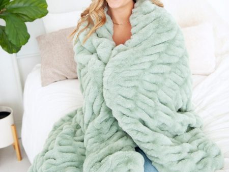 Hugs Mist Blanket Fashion